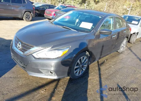 2017 Nissan Altima 2.5/2.5 S/2.5 Sl/2.5 Sr/2.5 Sv z USA, uszkodzony, nr VIN 1N4AL3AP0HC112371